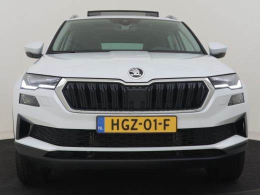 Skoda Karoq 1.5 TSI 150PK ACT Business Edition Plus AUT/DSG | Panorama Dak | Trekhaak (1500KG) | Ledere Bekle... ActivLease financial lease
