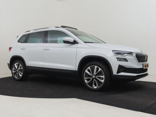 Skoda Karoq 1.5 TSI 150PK ACT Business Edition Plus AUT/DSG | Panorama Dak | Trekhaak (1500KG) | Ledere Bekle... ActivLease financial lease