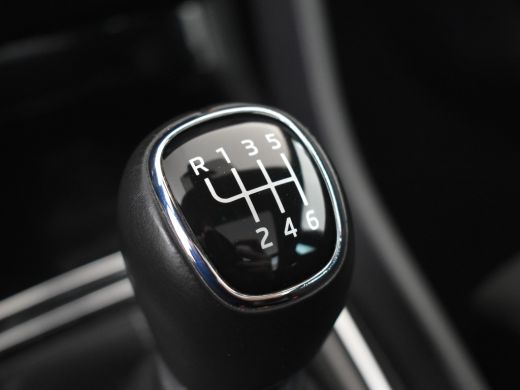 Skoda Karoq 1.5 TSI ACT 150pk Sportline Business | 100% Dealeronderhouden | 1ste eigenaar | Panorama-dak | Cr... ActivLease financial lease