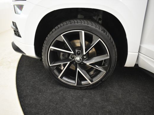 Skoda Karoq 1.5 TSI ACT 150pk Sportline Business | 100% Dealeronderhouden | 1ste eigenaar | Panorama-dak | Cr... ActivLease financial lease