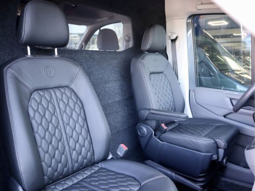 Volkswagen Crafter 35 2.0 TDI L3H3 AUTOMAAT ActivLease financial lease