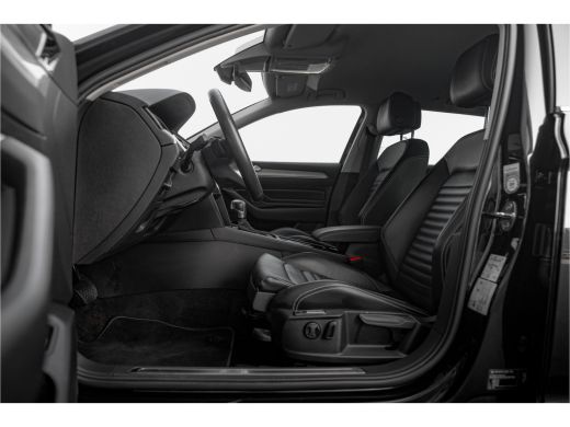 Volkswagen Passat Variant 1.4 TSI PHEV GTE Business | Vol Leder | Zwenkbare Trekhaak| Winterpakket | Carplay ActivLease financial lease