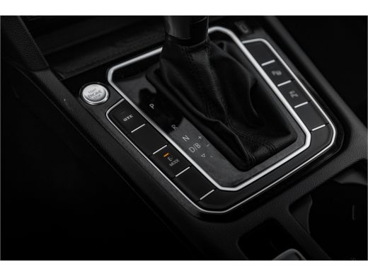 Volkswagen Passat Variant 1.4 TSI PHEV GTE Business | Vol Leder | Zwenkbare Trekhaak| Winterpakket | Carplay ActivLease financial lease