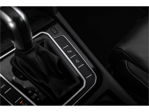 Volkswagen Passat Variant 1.4 TSI PHEV GTE Business | Vol Leder | Zwenkbare Trekhaak| Winterpakket | Carplay ActivLease financial lease
