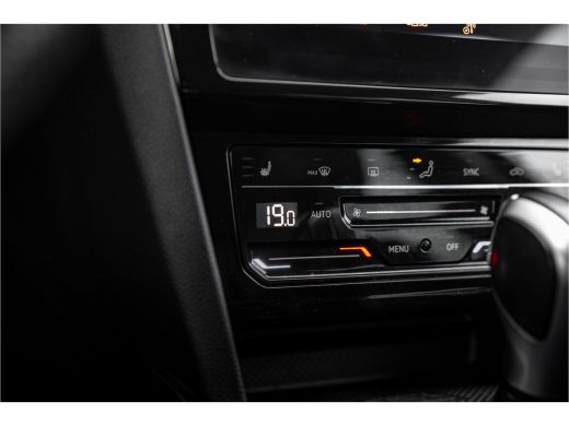 Volkswagen Passat Variant 1.4 TSI PHEV GTE Business | Vol Leder | Zwenkbare Trekhaak| Winterpakket | Carplay ActivLease financial lease