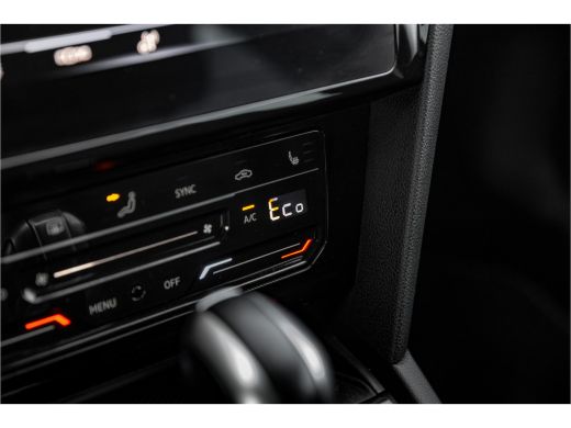 Volkswagen Passat Variant 1.4 TSI PHEV GTE Business | Vol Leder | Zwenkbare Trekhaak| Winterpakket | Carplay ActivLease financial lease