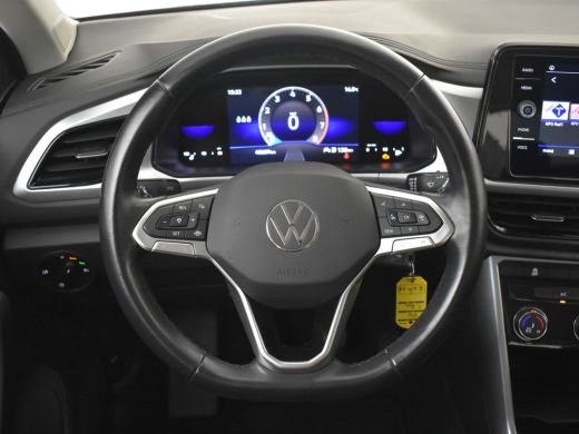 Volkswagen T-Roc 1.0 TSI Life 111pk | 1e eigenaar | Adaptief cruise control | Navigatie via app | Park assist | Ap... ActivLease financial lease