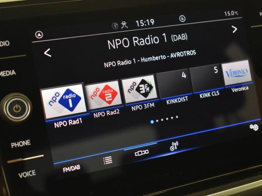 Volkswagen T-Roc 1.0 TSI Life 111pk | 1e eigenaar | Adaptief cruise control | Navigatie via app | Park assist | Ap... ActivLease financial lease