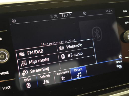 Volkswagen T-Roc 1.0 TSI Life 111pk | 1e eigenaar | Adaptief cruise control | Navigatie via app | Park assist | Ap... ActivLease financial lease
