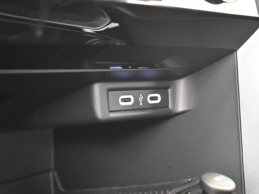 Volkswagen T-Roc 1.0 TSI Life 111pk | 1e eigenaar | Adaptief cruise control | Navigatie via app | Park assist | Ap... ActivLease financial lease