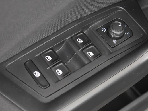 Volkswagen T-Roc 1.0 TSI Life 111pk | 1e eigenaar | Adaptief cruise control | Navigatie via app | Park assist | Ap... ActivLease financial lease
