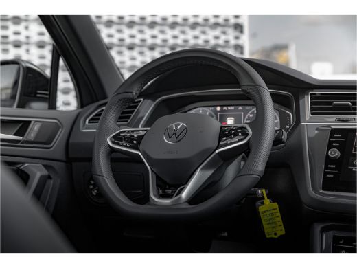 Volkswagen Tiguan 2.0TSi 190pk 4-Motion | R-line | Panorama dak | Navi | Trekhaak | ActivLease financial lease