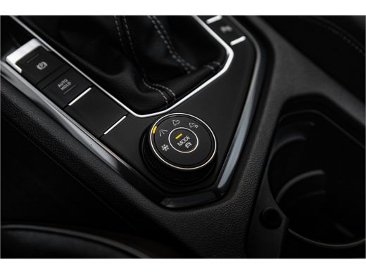 Volkswagen Tiguan 2.0TSi 190pk 4-Motion | R-line | Panorama dak | Navi | Trekhaak | ActivLease financial lease