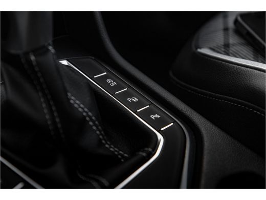 Volkswagen Tiguan 2.0TSi 190pk 4-Motion | R-line | Panorama dak | Navi | Trekhaak | ActivLease financial lease
