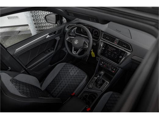 Volkswagen Tiguan 2.0TSi 190pk 4-Motion | R-line | Panorama dak | Navi | Trekhaak | ActivLease financial lease