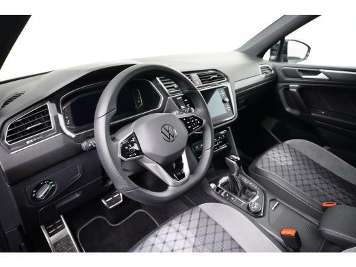 Volkswagen Tiguan Allspace 2.0 TSI 190PK DSG-7 4Motion 7P R-Line | TREKHAAK | CAMERA | NAVIGATIE ActivLease financial lease