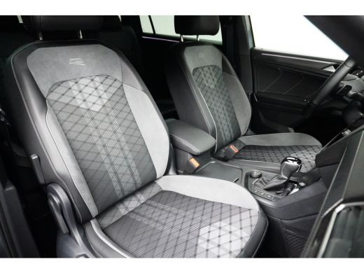 Volkswagen Tiguan Allspace 2.0 TSI 190PK DSG-7 4Motion 7P R-Line | TREKHAAK | CAMERA | NAVIGATIE ActivLease financial lease