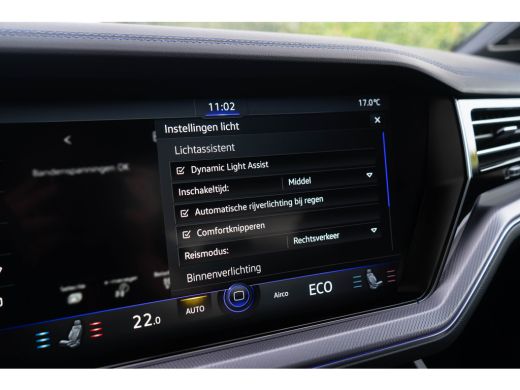 Volkswagen Touareg 3.0 TSI eHybrid R 4MOTION / Puglia/ Trekhaak/ Panoramadak/ 340kW (476PK) ActivLease financial lease