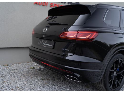 Volkswagen Touareg 3.0 TSI eHybrid R 4MOTION / Puglia/ Trekhaak/ Panoramadak/ 340kW (476PK) ActivLease financial lease