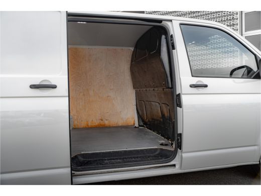 Volkswagen Transporter | 2021 | Led | Bijrijdersbank | App Connect | Navi By App | Euro 6 ActivLease financial lease