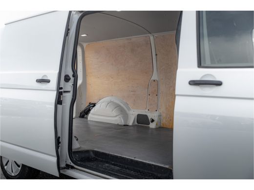 Volkswagen Transporter | 2021 | Led | Bijrijdersbank | App Connect | Navi By App | Euro 6 ActivLease financial lease