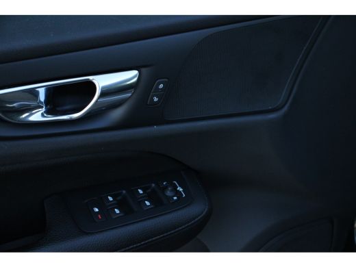 Volvo  V60 T5 Momentum | Adaptive Cruise | Intellisafe-pro-line | Stuur/stoelverwarming | BLIS | 19-inch ActivLease financial lease