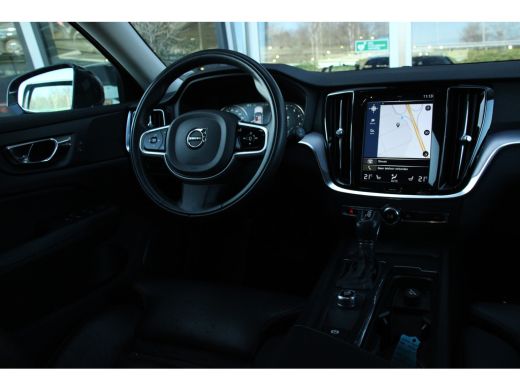 Volvo  V60 T5 Momentum | Adaptive Cruise | Intellisafe-pro-line | Stuur/stoelverwarming | BLIS | 19-inch ActivLease financial lease