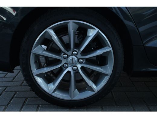 Volvo  V60 T5 Momentum | Adaptive Cruise | Intellisafe-pro-line | Stuur/stoelverwarming | BLIS | 19-inch ActivLease financial lease