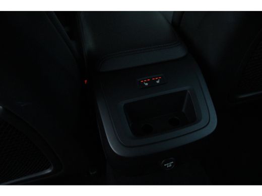Volvo  V60 T5 Momentum | Adaptive Cruise | Intellisafe-pro-line | Stuur/stoelverwarming | BLIS | 19-inch ActivLease financial lease