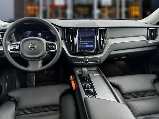 Volvo  XC60 Recharge T8 AWD Ultimate Dark | Luchtvering | Harman Kardon | Trekhaak | 360 Camera | Head-up | P... ActivLease financial lease