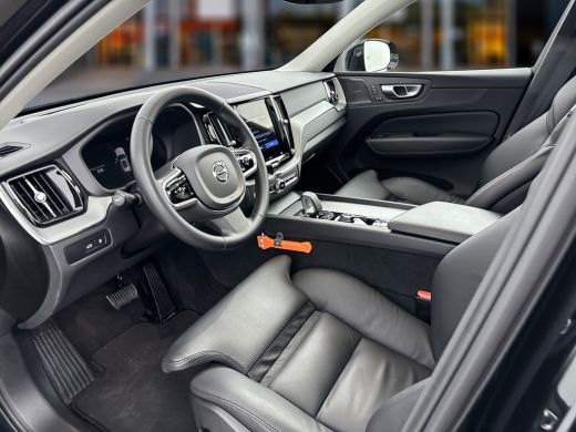 Volvo  XC60 Recharge T8 AWD Ultimate Dark | Luchtvering | Harman Kardon | Trekhaak | 360 Camera | Head-up | P... ActivLease financial lease