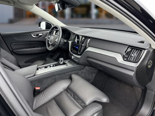 Volvo  XC60 Recharge T8 AWD Ultimate Dark | Luchtvering | Harman Kardon | Trekhaak | 360 Camera | Head-up | P... ActivLease financial lease