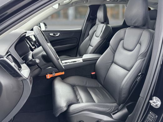 Volvo  XC60 Recharge T8 AWD Ultimate Dark | Luchtvering | Harman Kardon | Trekhaak | 360 Camera | Head-up | P... ActivLease financial lease