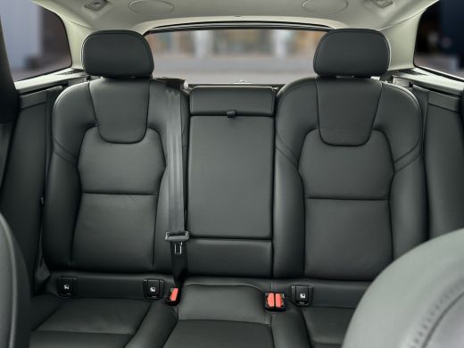 Volvo  XC60 Recharge T8 AWD Ultimate Dark | Luchtvering | Harman Kardon | Trekhaak | 360 Camera | Head-up | P... ActivLease financial lease