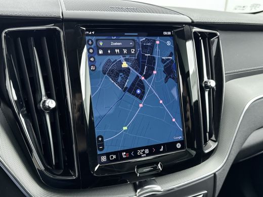 Volvo  XC60 Recharge T8 AWD Ultimate Dark | Luchtvering | Harman Kardon | Trekhaak | 360 Camera | Head-up | P... ActivLease financial lease