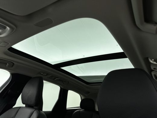 Volvo  XC60 Recharge T8 AWD Ultimate Dark | Luchtvering | Harman Kardon | Trekhaak | 360 Camera | Head-up | P... ActivLease financial lease