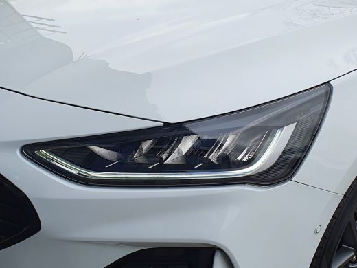 Ford Focus Ford Wagon 1.0 EcoB 155PK Automaat ST Line | Panoramadak | 19 Inch | Camera ActivLease financial lease