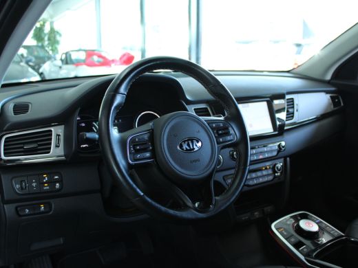 Kia e-Niro ExecutiveLine 64 kWh NL AUTO | CAMERA | LEDER | SOH 100% ActivLease financial lease