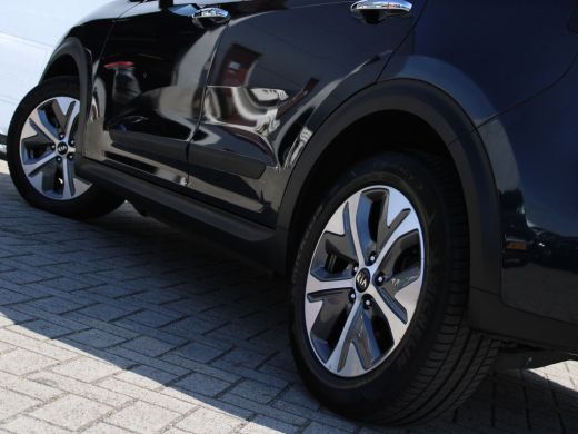 Kia e-Niro ExecutiveLine 64 kWh NL AUTO | CAMERA | LEDER | SOH 100% ActivLease financial lease