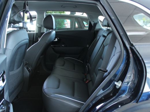 Kia e-Niro ExecutiveLine 64 kWh NL AUTO | CAMERA | LEDER | SOH 100% ActivLease financial lease