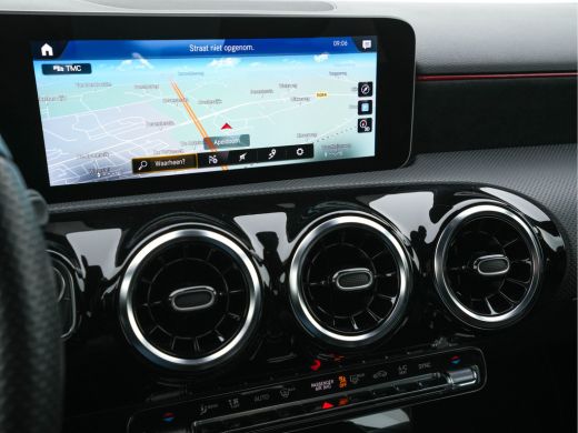 Mercedes A-Klasse 200 Business Solution AMG-Sportpack Aut. *DIGI-WIDESCREEN-COCKPIT | LEATHER-MICROFIBRE | CAMERA |... ActivLease financial lease