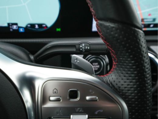 Mercedes A-Klasse 200 Business Solution AMG-Sportpack Aut. *DIGI-WIDESCREEN-COCKPIT | LEATHER-MICROFIBRE | CAMERA |... ActivLease financial lease