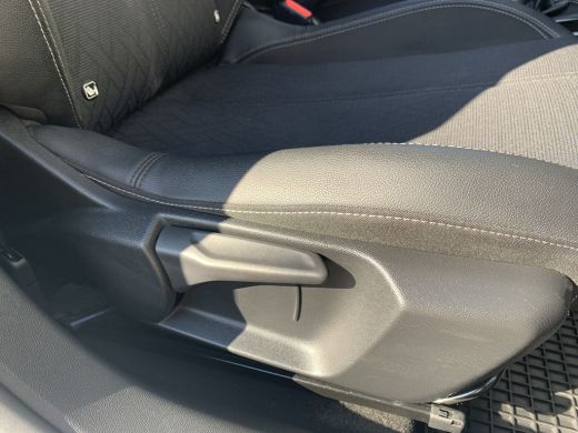 Opel Corsa Opel 1.2 Elegance Airco | Cruise Control | Camera | Panoramadak | Parkeersensoren voor + achter |... ActivLease financial lease