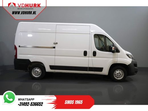 Peugeot Boxer 2.2 HDi 140 pk L2H2 270Gr. Deuren/ 2.5t Trekverm./ Camera/ PDC/ Cruise/ Trekhaak/ Airco ActivLease financial lease