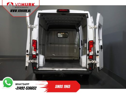 Peugeot Boxer 2.2 HDi 140 pk L2H2 270Gr. Deuren/ 2.5t Trekverm./ Camera/ PDC/ Cruise/ Trekhaak/ Airco ActivLease financial lease