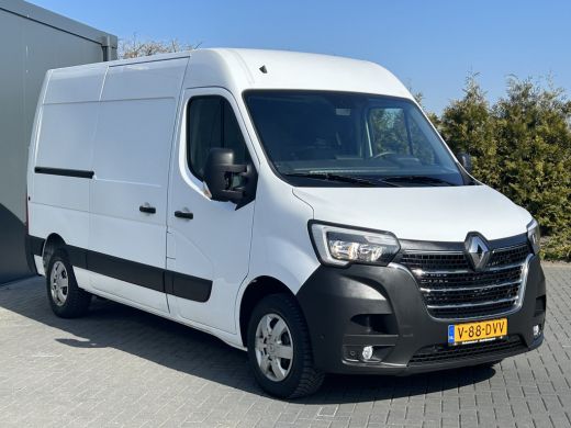 Renault Master T35 2.3 DCI 180 PK AUTOMAAT / BPM VRIJ / L2H2 / 17.527 KM !! / 1e. EIG / SORTIMO INRICHTING / AIR... ActivLease financial lease