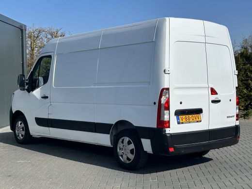 Renault Master T35 2.3 DCI 180 PK AUTOMAAT / BPM VRIJ / L2H2 / 17.527 KM !! / 1e. EIG / SORTIMO INRICHTING / AIR... ActivLease financial lease