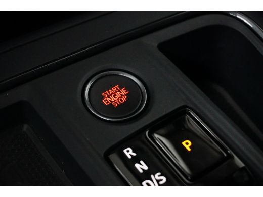 Seat Leon 1.4 e-Hybrid VZ Business | Stuurverwarming | PDC achter | Winter en zomerbanden | Apple Carplay |... ActivLease financial lease