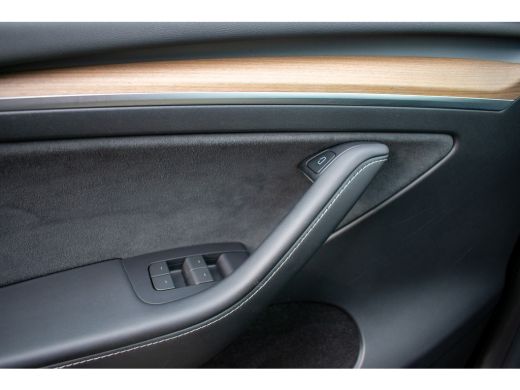 Tesla Model Y Long Range AWD 75 kWh Pano-ACC-Leer ActivLease financial lease
