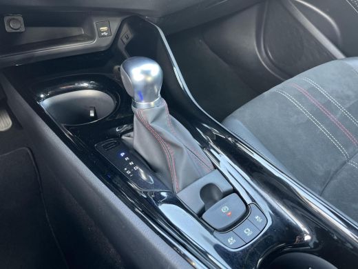 Toyota C-HR 2.0 Hybrid GR-Sport Special | Apple CarPlay/Android auto | Achteruitrijcamera | Stoel en stuurver... ActivLease financial lease